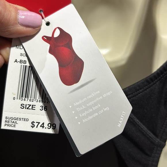 TYR Durafast max fit,medium neck line, keyhole back,UPF 50 performance swimsuit - Picture 7 of 9